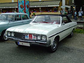 1964 Buick Skylark Convertible serie 4300 front.jpg